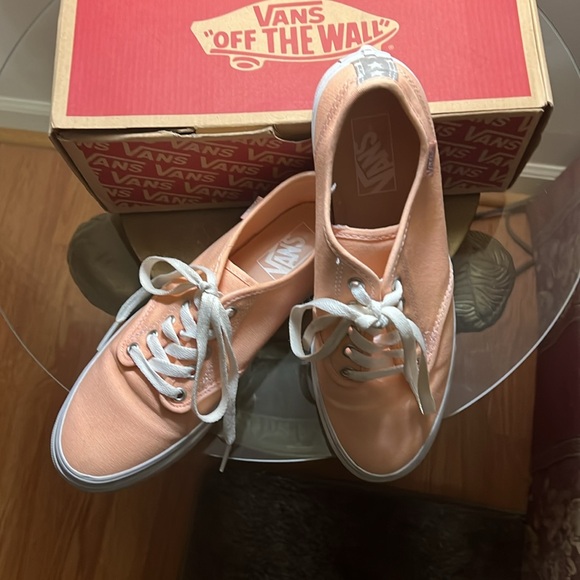 VANS - Picture 2 of 8